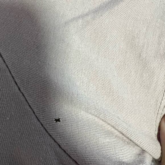 GUESS LA Logo Tee | Men’s Large | Taupe | Minor Flaw - Picture 4 of 5